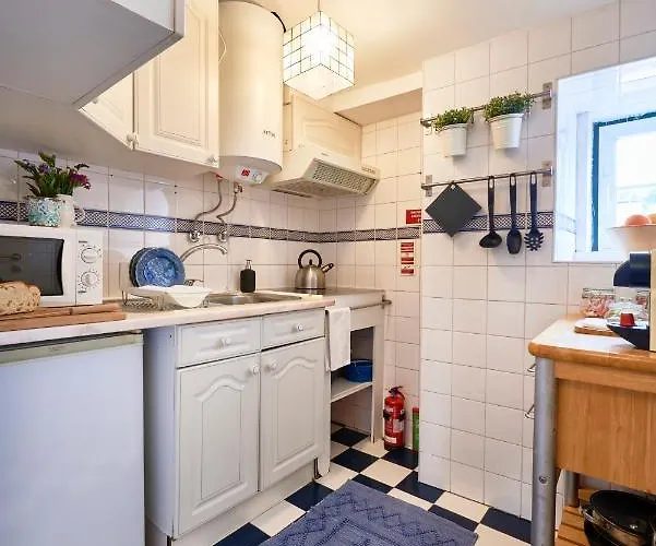 Апартаменти Castle View At Heart By Timecooler