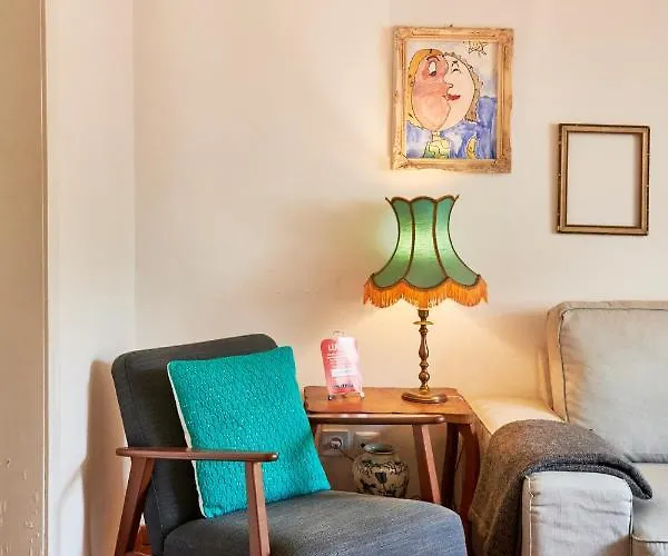 Апартаменти Castle View At Heart By Timecooler