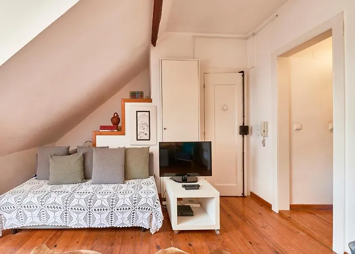 Апартаменти Castle View At Heart By Timecooler *